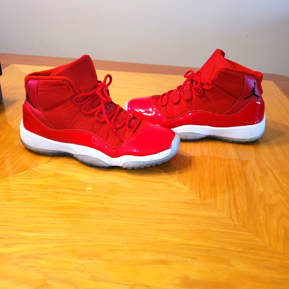 Air Jordan XI Retro 11 Gym Red